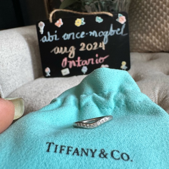 Tiffany&Co platinum curved wedding band *PRICE is FIRM* - Picture 6 of 16